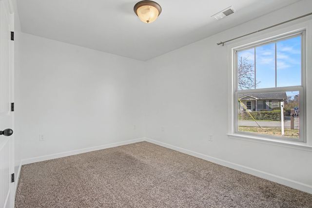 25 Dedmon St, Lebanon, TN 37087