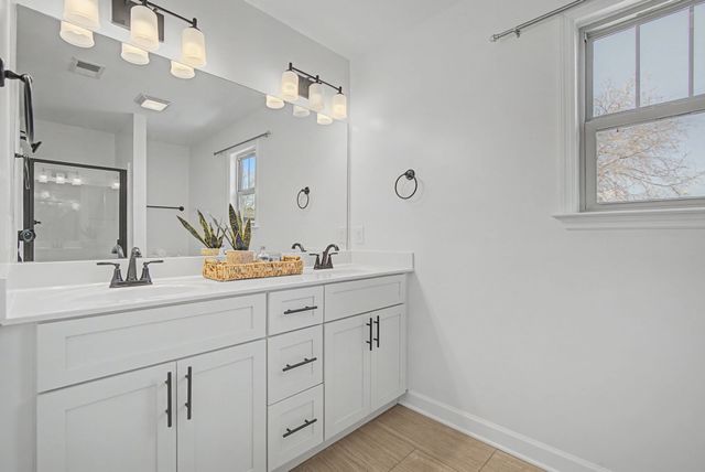 25 Dedmon St, Lebanon, TN 37087