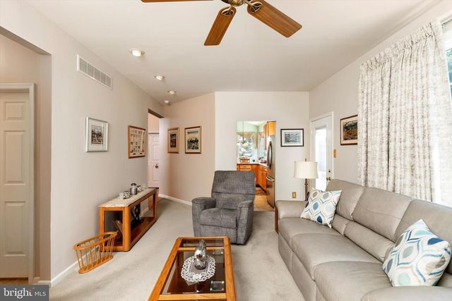 4 BAY HILL CT, Westampton, NJ 08060