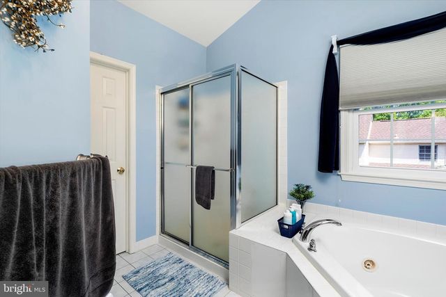 4 BAY HILL CT, Westampton, NJ 08060