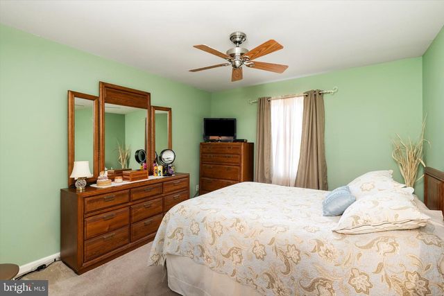 4 BAY HILL CT, Westampton, NJ 08060