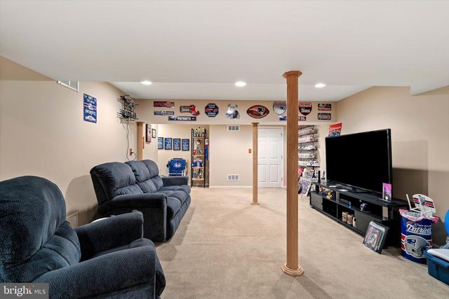 4 BAY HILL CT, Westampton, NJ 08060