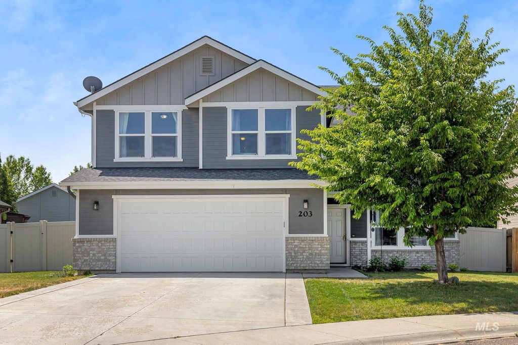 203 E Copper Ridge St, Meridian, ID 83646