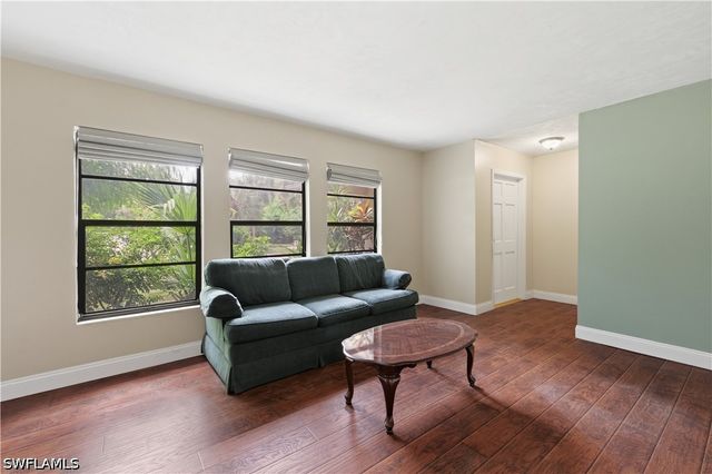 5681 Bur Oaks LN, Naples, FL 34119