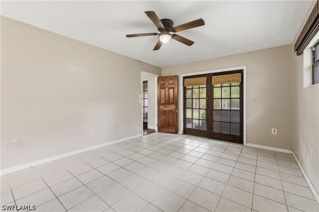 5681 Bur Oaks LN, Naples, FL 34119