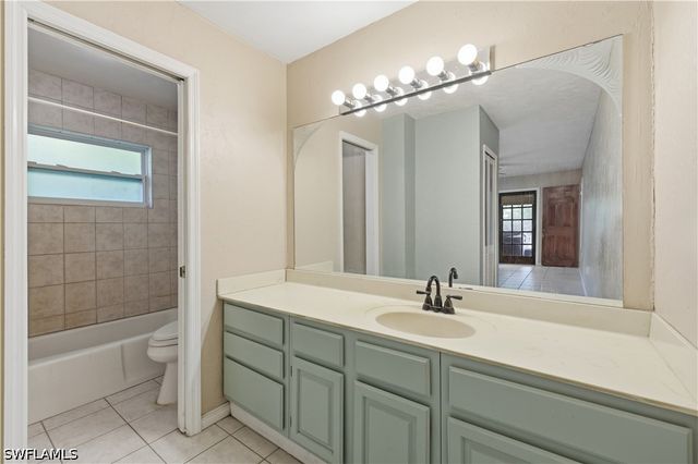 5681 Bur Oaks LN, Naples, FL 34119