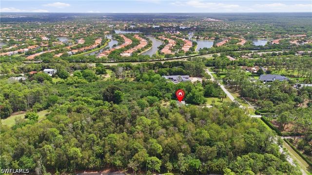 5681 Bur Oaks LN, Naples, FL 34119