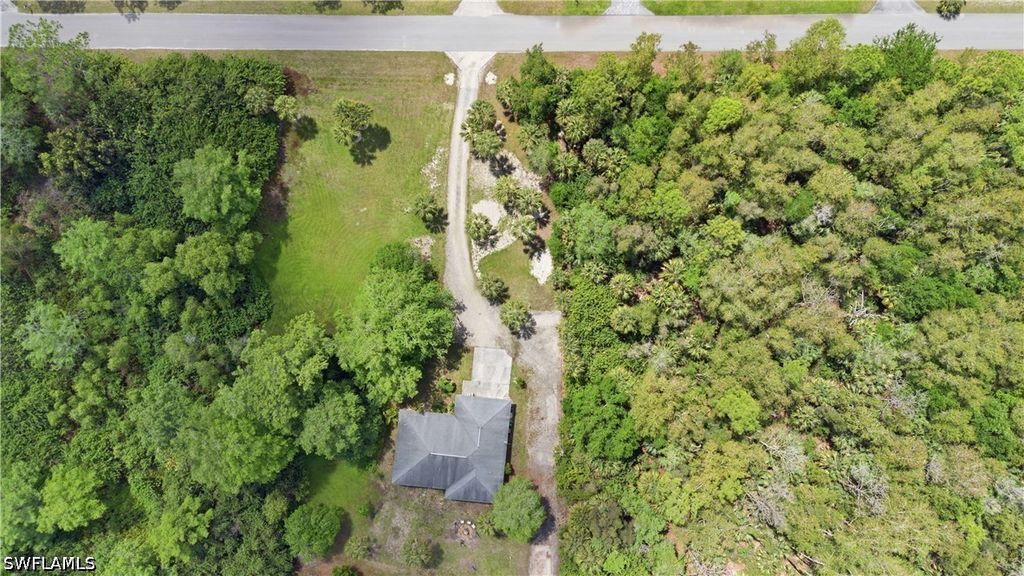 5681 Bur Oaks LN, Naples, FL 34119