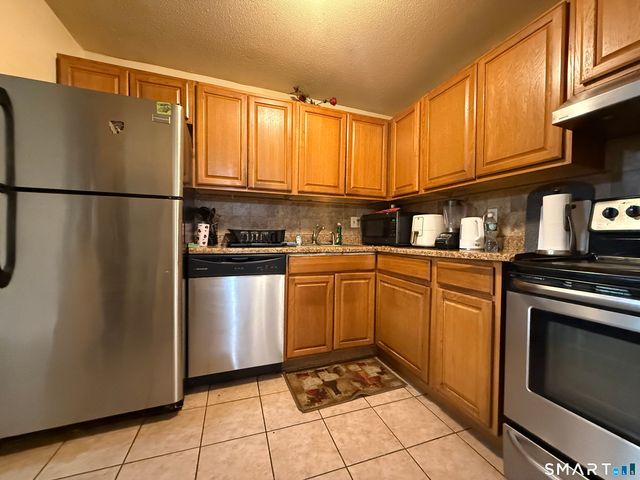 157 Bull Hill Lane APT 102, West Haven, CT 06516