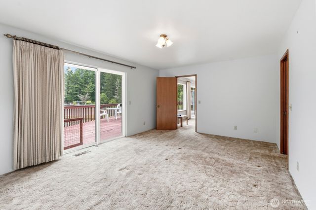 5470 E Grapeview Loop Road, Allyn, WA 98524
