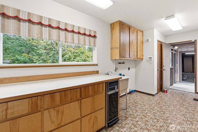 5470 E Grapeview Loop Road, Allyn, WA 98524
