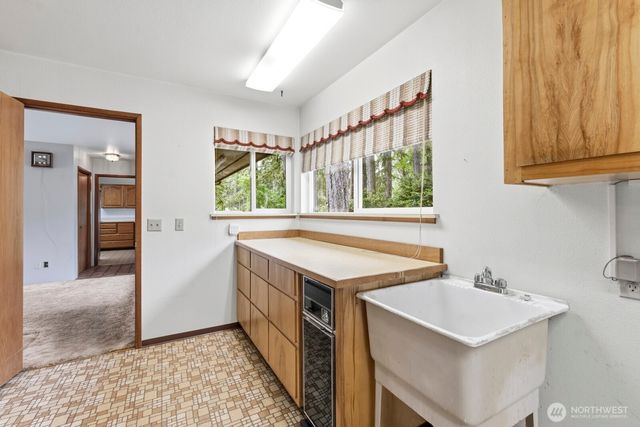 5470 E Grapeview Loop Road, Allyn, WA 98524