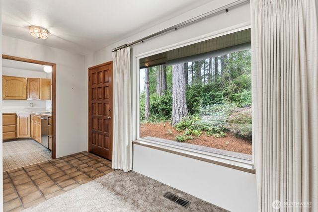 5470 E Grapeview Loop Road, Allyn, WA 98524