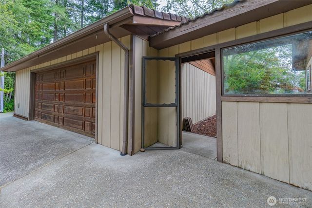 5470 E Grapeview Loop Road, Allyn, WA 98524
