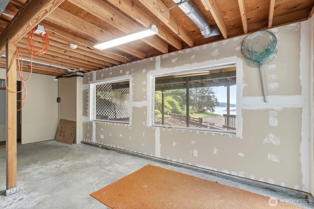 5470 E Grapeview Loop Road, Allyn, WA 98524
