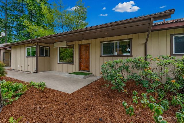 5470 E Grapeview Loop Road, Allyn, WA 98524