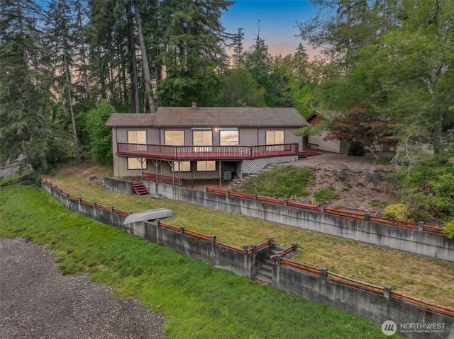 5470 E Grapeview Loop Road, Allyn, WA 98524