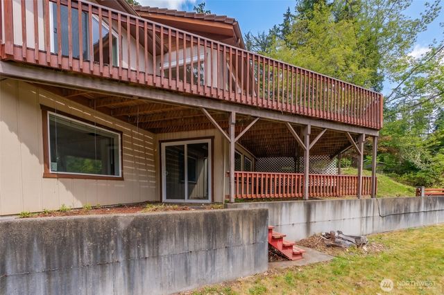5470 E Grapeview Loop Road, Allyn, WA 98524