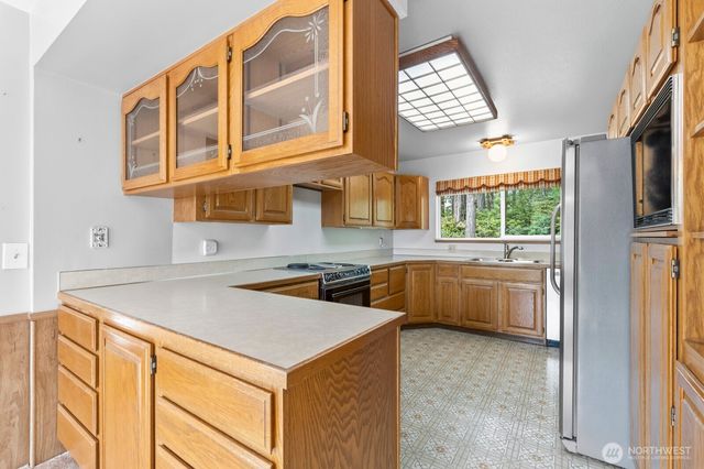 5470 E Grapeview Loop Road, Allyn, WA 98524