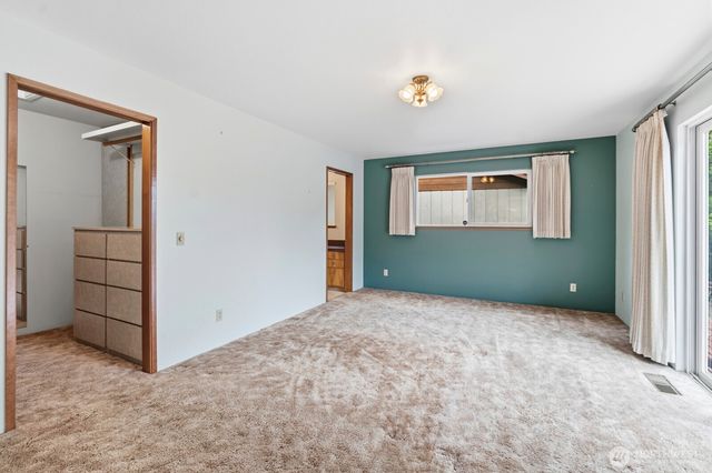 5470 E Grapeview Loop Road, Allyn, WA 98524
