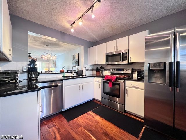 717 Landover CIR 103, Naples, FL 34104