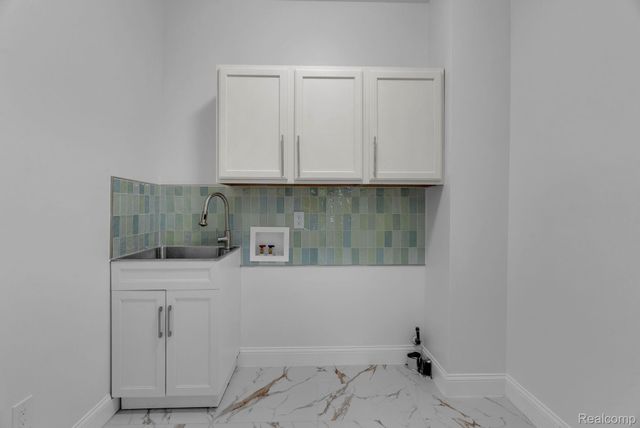 2032 Tradition Drive, Canton Charter Township, MI 48187