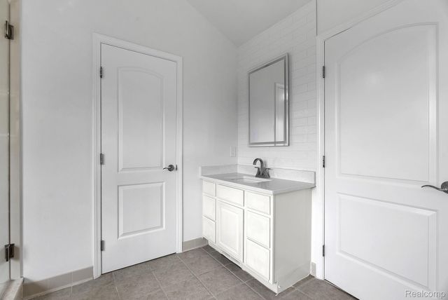 2032 Tradition Drive, Canton Charter Township, MI 48187