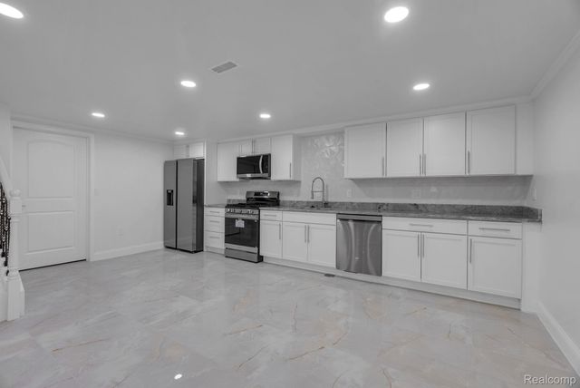 2032 Tradition Drive, Canton Charter Township, MI 48187