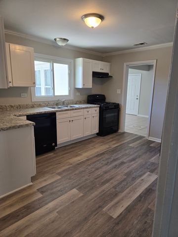 63 W Manchester Drive, Wheeling, IL 60090