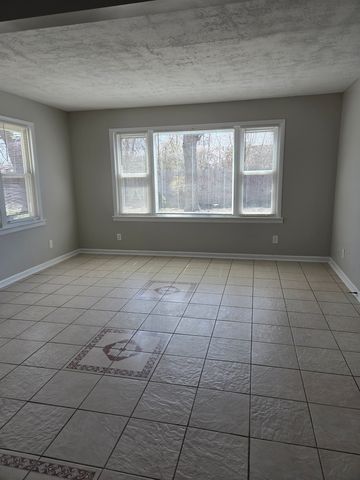 63 W Manchester Drive, Wheeling, IL 60090