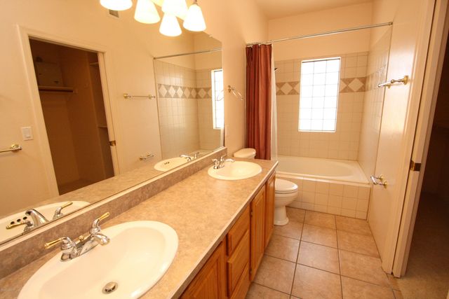 3000 W Trevi Pl Unit 200, Tucson, AZ 85741