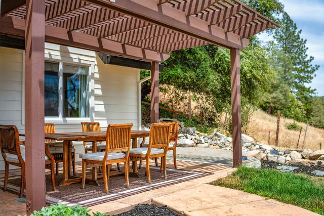 3554 Braden Rd, Camino, CA 95709