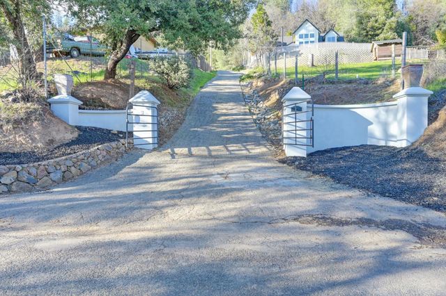 3554 Braden Rd, Camino, CA 95709