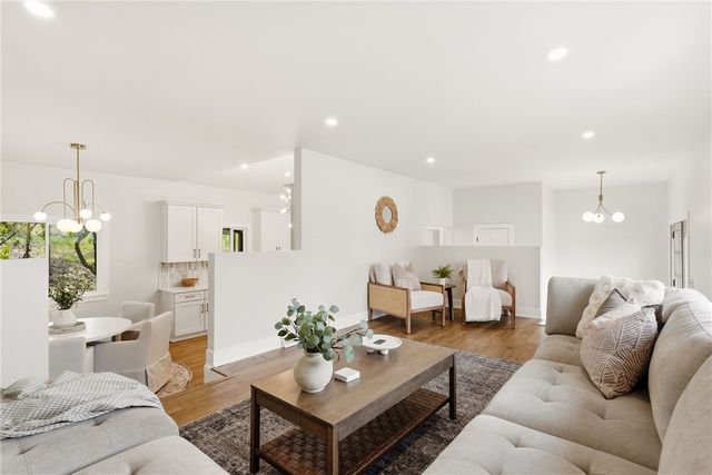 125 N Heide, Peters Twp, PA 15317