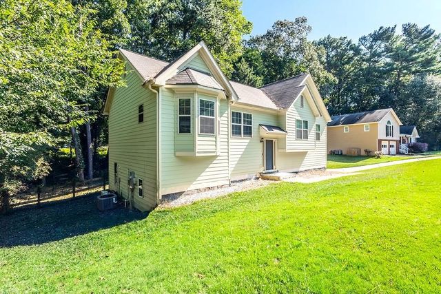 3907 Robin Court, Acworth, GA 30101