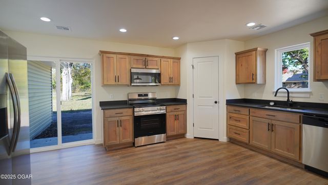 2619 E Central Street, Joplin, MO 64801