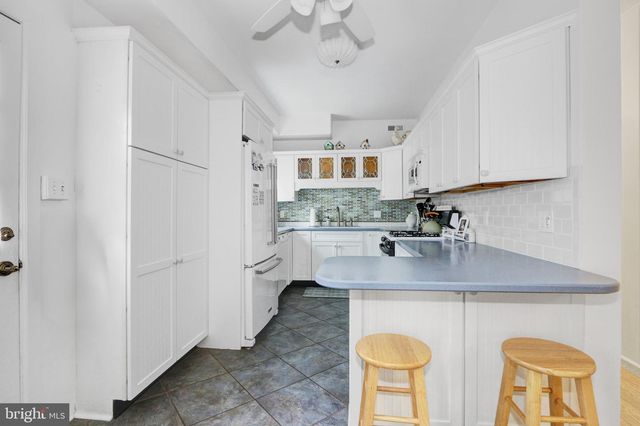 225-227 WINDSOR, Cape May, NJ 08204