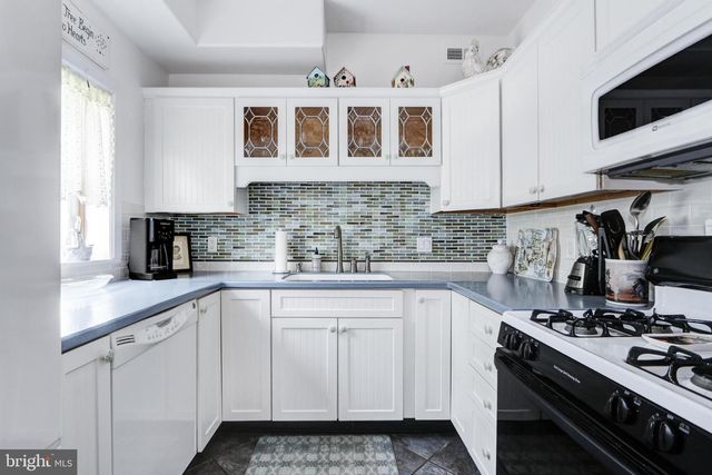 225-227 WINDSOR, Cape May, NJ 08204