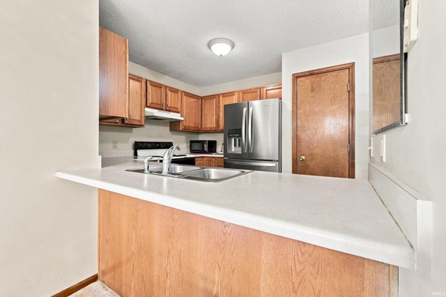 1310 Canal Ridge Drive, New Haven, IN 46774