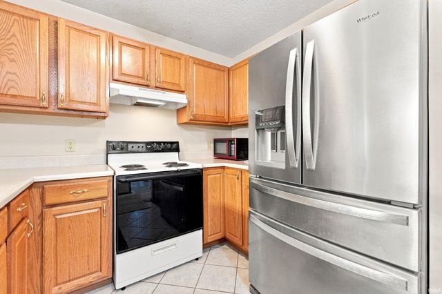 1310 Canal Ridge Drive, New Haven, IN 46774