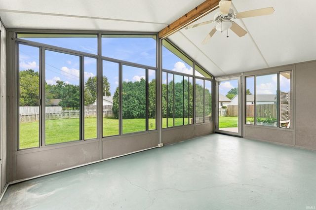 1310 Canal Ridge Drive, New Haven, IN 46774