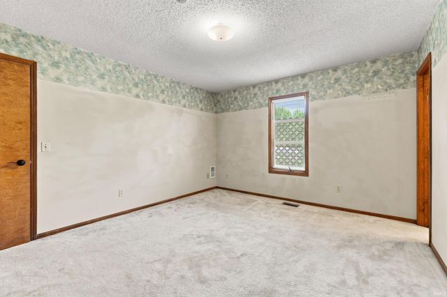 1310 Canal Ridge Drive, New Haven, IN 46774