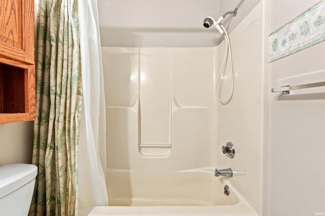 1310 Canal Ridge Drive, New Haven, IN 46774