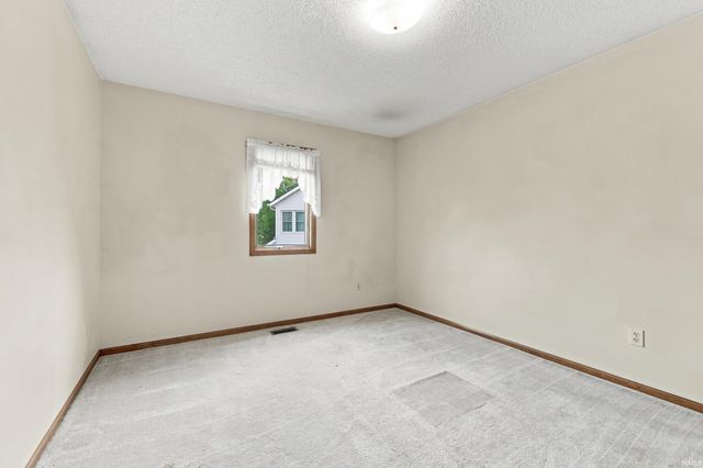 1310 Canal Ridge Drive, New Haven, IN 46774