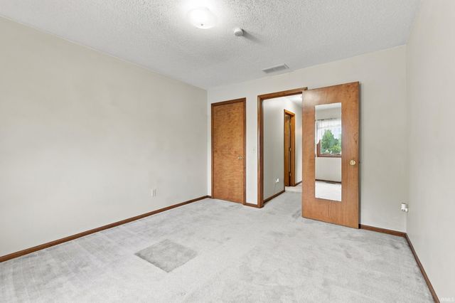 1310 Canal Ridge Drive, New Haven, IN 46774