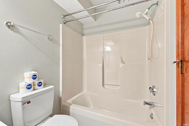 1310 Canal Ridge Drive, New Haven, IN 46774