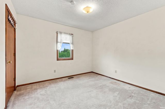 1310 Canal Ridge Drive, New Haven, IN 46774