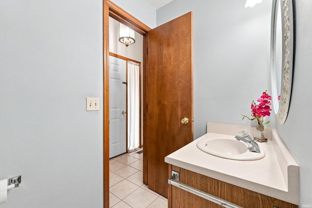1310 Canal Ridge Drive, New Haven, IN 46774