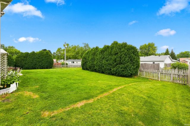 1310 Canal Ridge Drive, New Haven, IN 46774