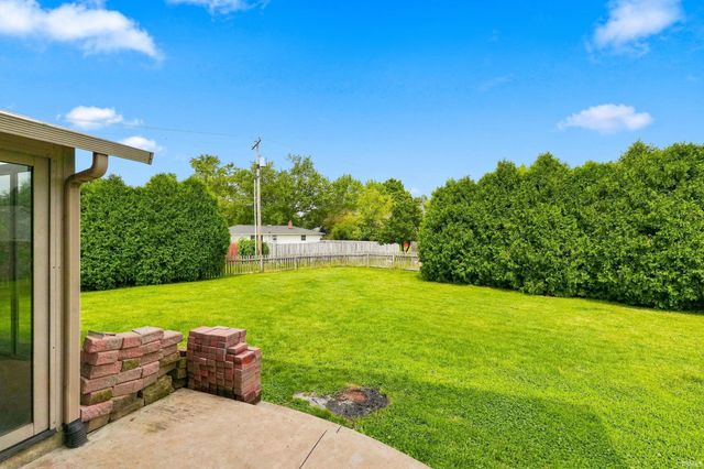 1310 Canal Ridge Drive, New Haven, IN 46774